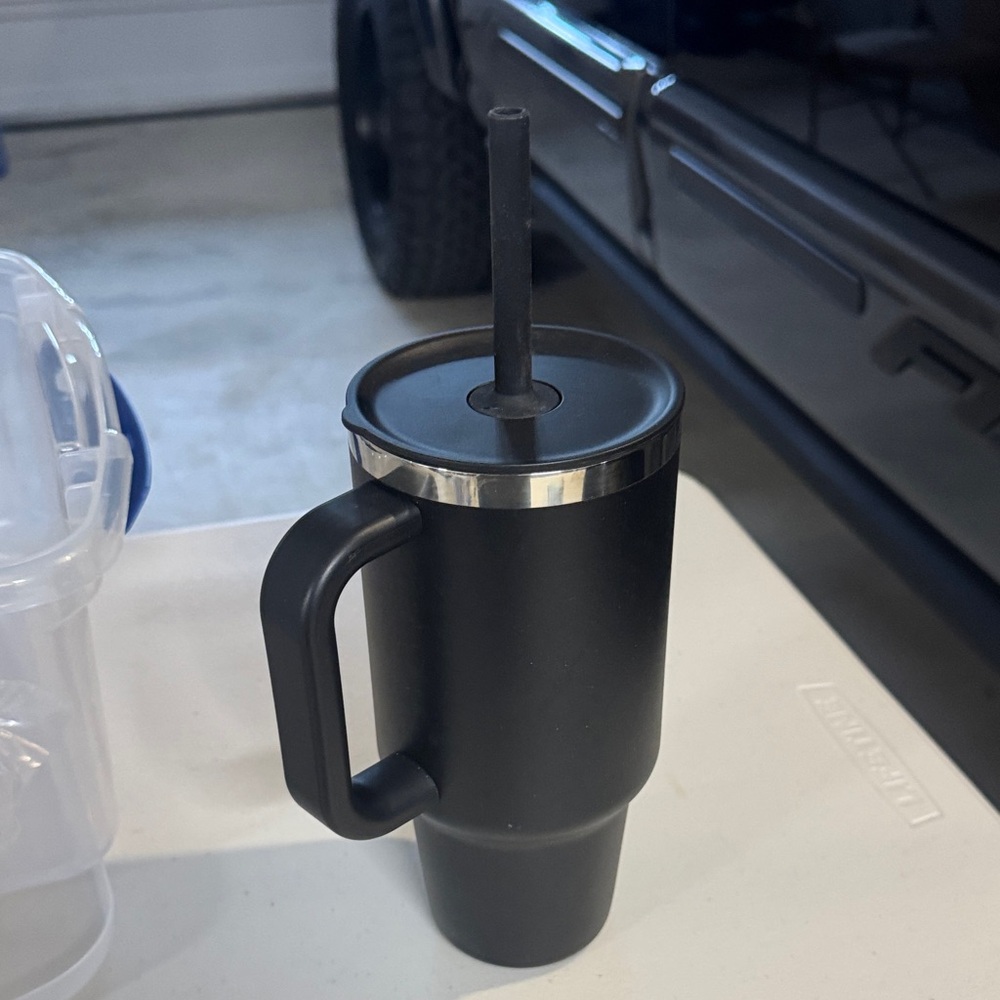 Hydro Flask Black Mug with Lid and Straw - Picture 3 of 4